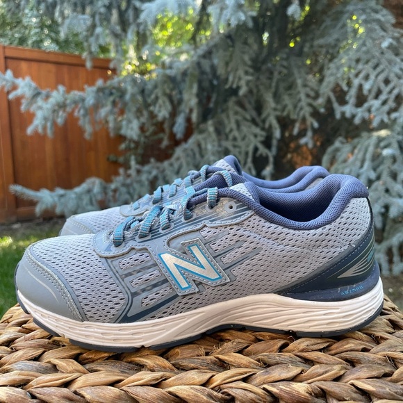 New Balance 680 V5 Running Shoes Sneakers Youth size 5 fit Women US size 7 - Picture 3 of 10